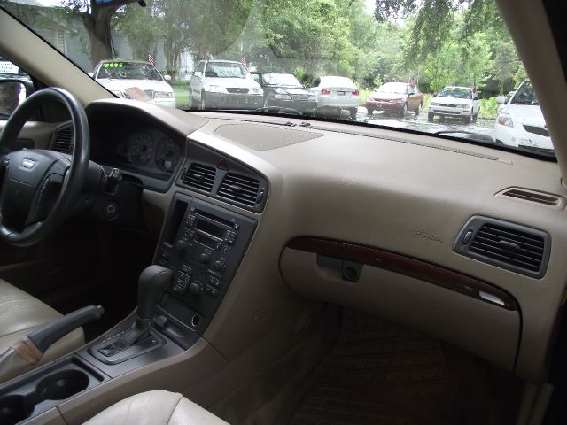 2002 Volvo V70 I W/premium Pkg