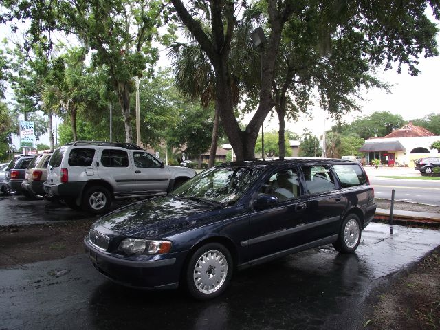 2002 Volvo V70 I W/premium Pkg