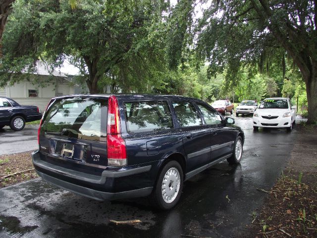 2002 Volvo V70 I W/premium Pkg