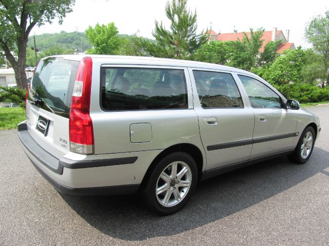 2003 Volvo V70 I W/premium Pkg