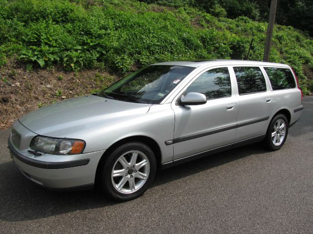 2003 Volvo V70 I W/premium Pkg