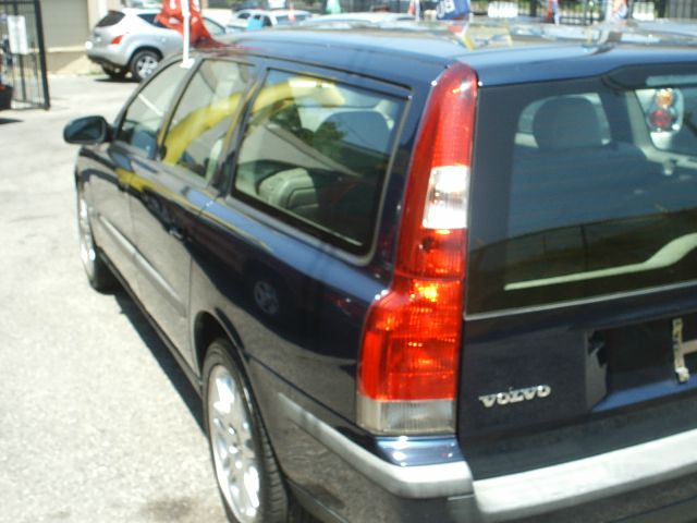 2003 Volvo V70 I W/premium Pkg