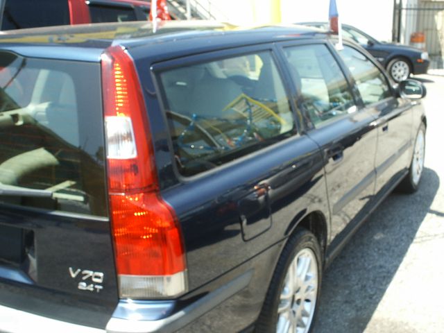 2003 Volvo V70 I W/premium Pkg