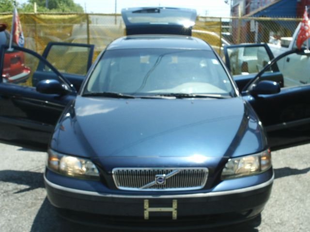 2003 Volvo V70 I W/premium Pkg