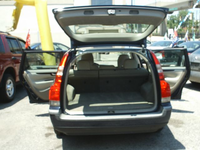 2003 Volvo V70 I W/premium Pkg