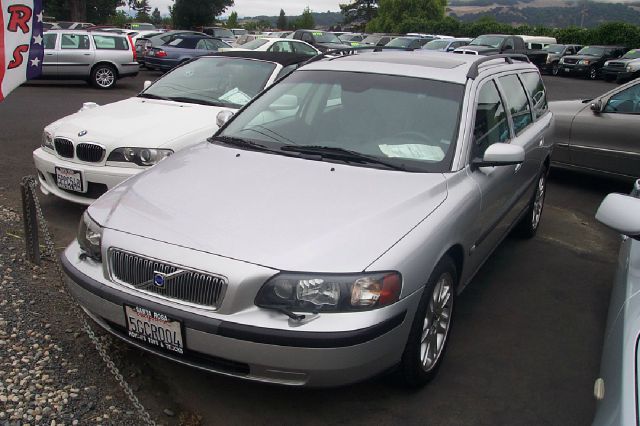 2004 Volvo V70 4WD 4dr Sport