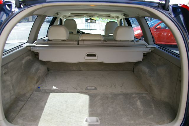 2004 Volvo V70 Touring Pkg 1