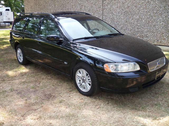 2005 Volvo V70 4WD 4dr Sport