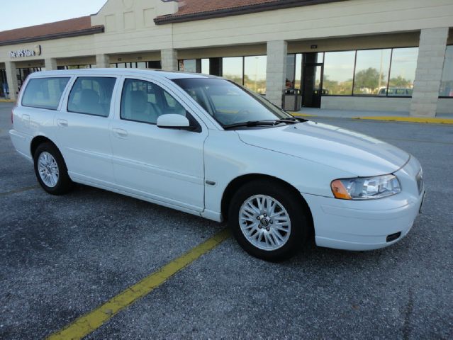 2005 Volvo V70 4WD 4dr Sport