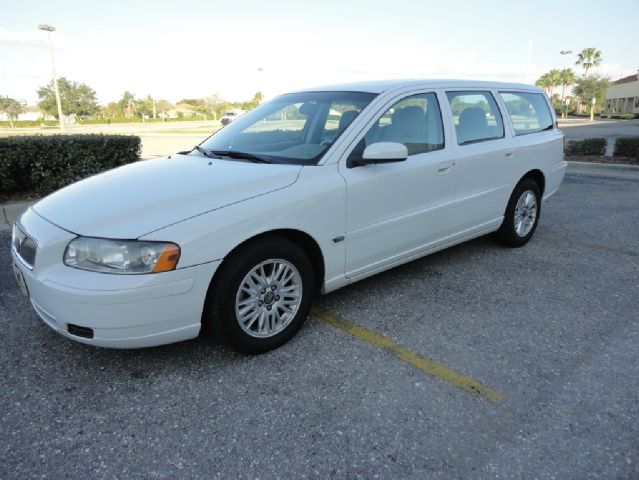 2005 Volvo V70 4WD 4dr Sport