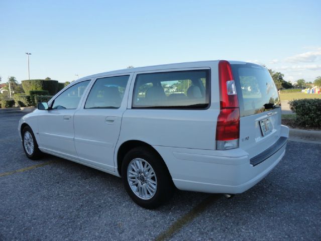 2005 Volvo V70 4WD 4dr Sport