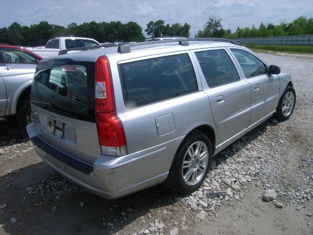 2007 Volvo V70 2.5i Sedan 4D