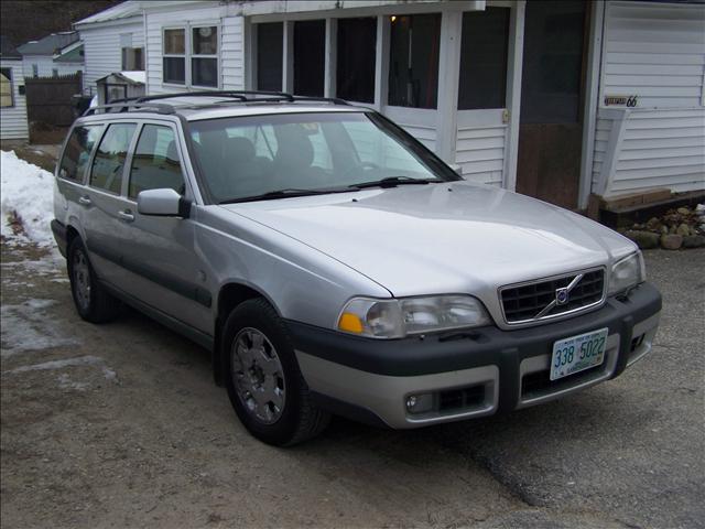 2000 Volvo V70 XC Unknown