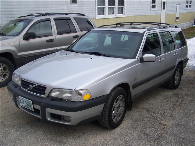 2000 Volvo V70 XC Unknown