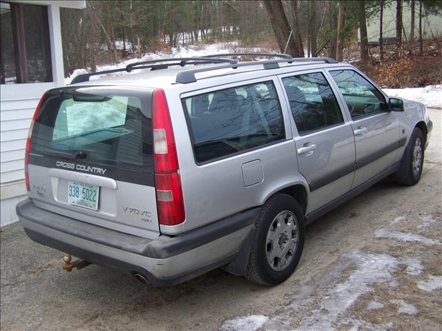 2000 Volvo V70 XC Unknown