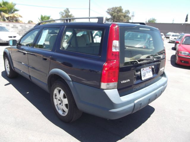 2001 Volvo V70 XC EX - DUAL Power Doors