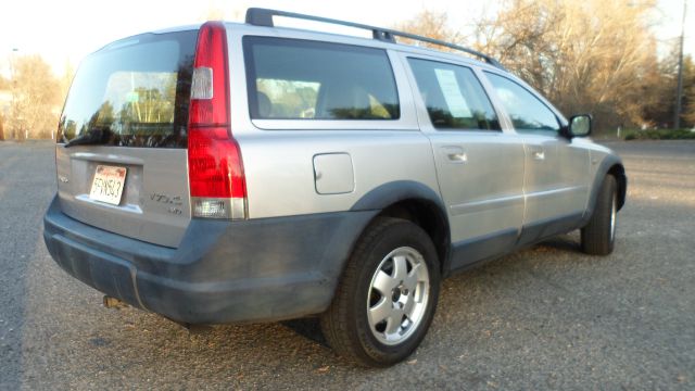 2001 Volvo V70 XC EX - DUAL Power Doors