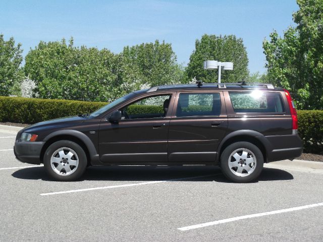 2001 Volvo V70 XC EX - DUAL Power Doors