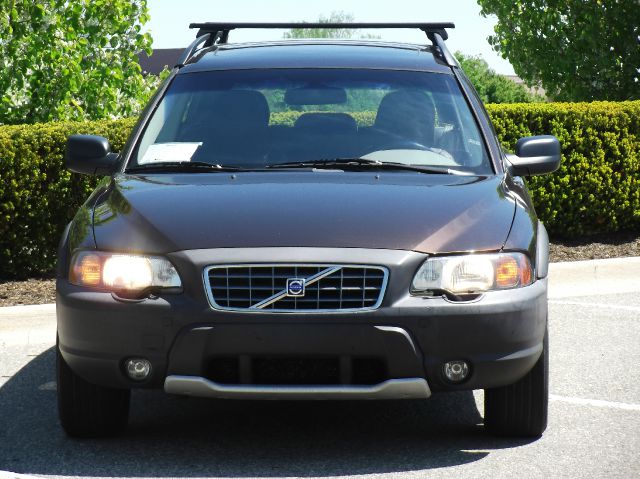 2001 Volvo V70 XC EX - DUAL Power Doors