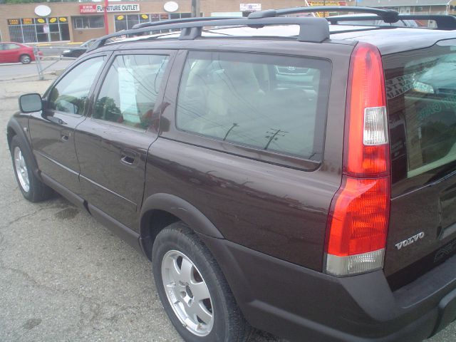 2001 Volvo V70 XC EX - DUAL Power Doors