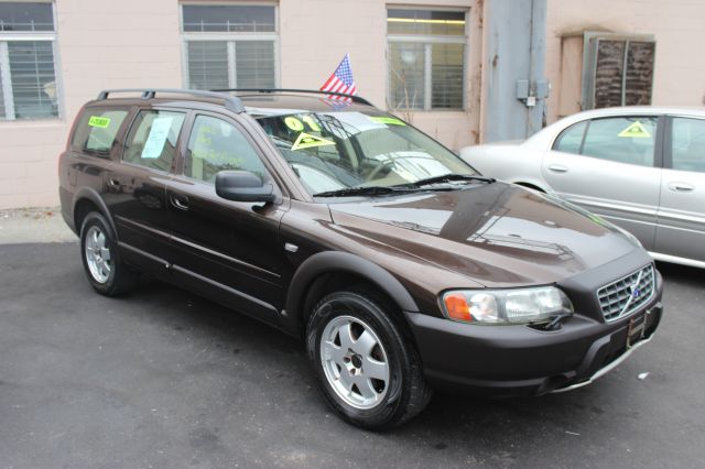 2001 Volvo V70 XC EX - DUAL Power Doors