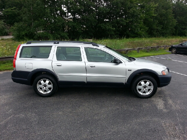 2001 Volvo V70 XC EX - DUAL Power Doors