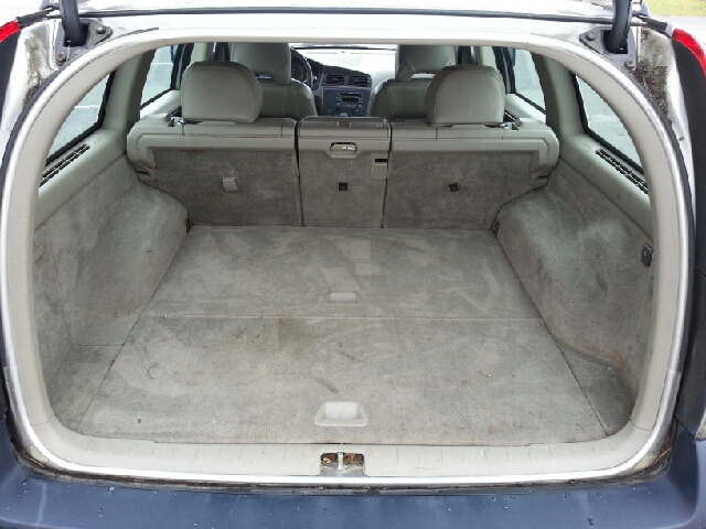 2001 Volvo V70 XC EX - DUAL Power Doors