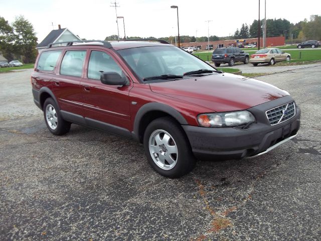 2001 Volvo V70 XC EX - DUAL Power Doors