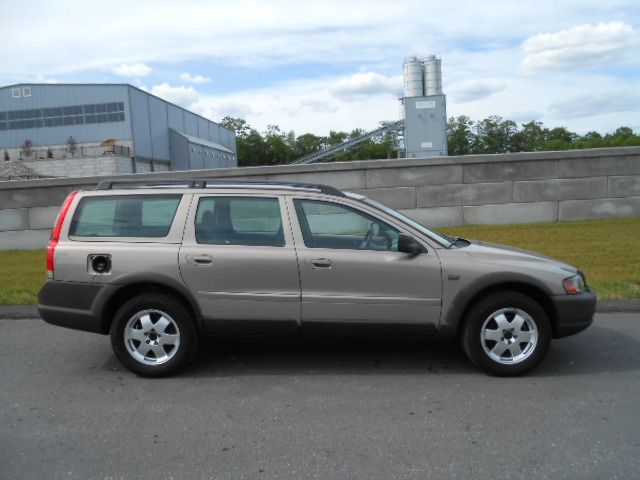 2001 Volvo V70 XC EX - DUAL Power Doors