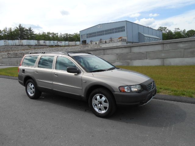 2001 Volvo V70 XC EX - DUAL Power Doors