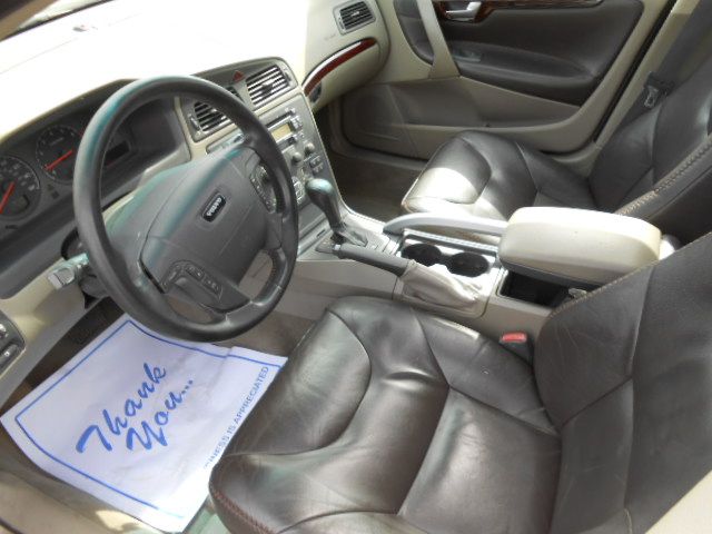 2001 Volvo V70 XC EX - DUAL Power Doors