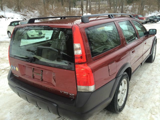 2001 Volvo V70 XC EX - DUAL Power Doors