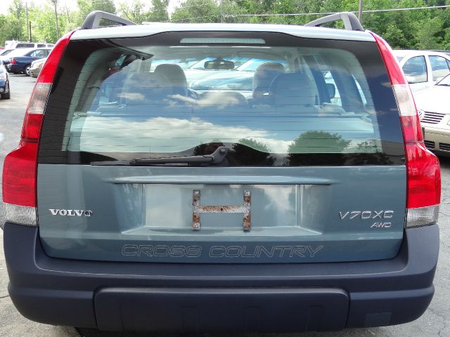 2001 Volvo V70 XC EX - DUAL Power Doors