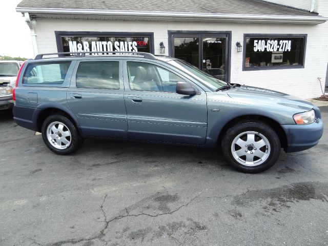 2001 Volvo V70 XC EX - DUAL Power Doors