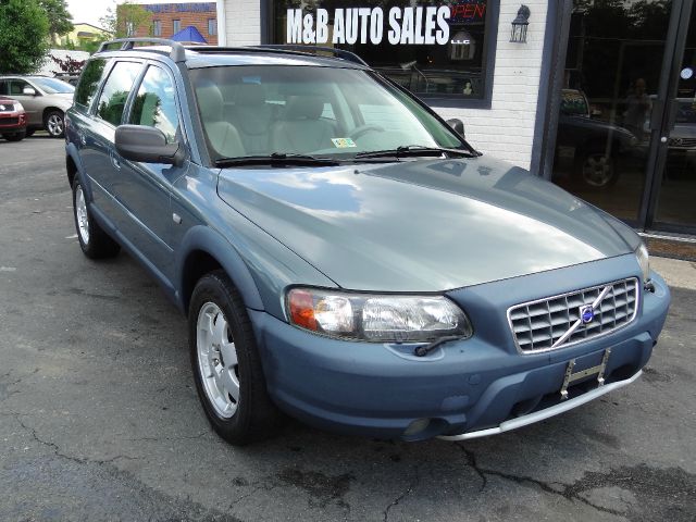 2001 Volvo V70 XC EX - DUAL Power Doors