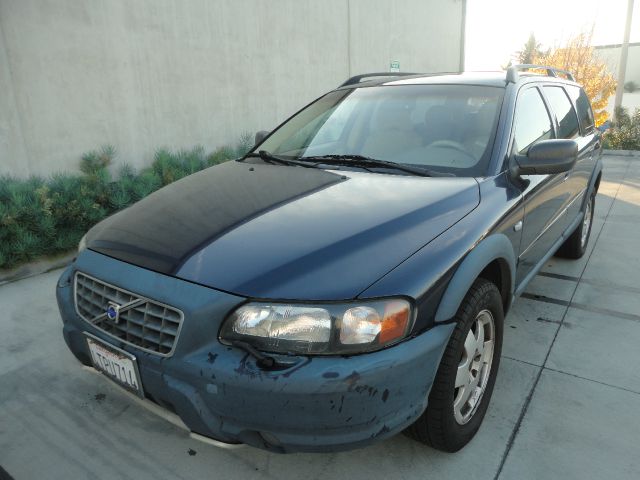 2001 Volvo V70 XC EX - DUAL Power Doors