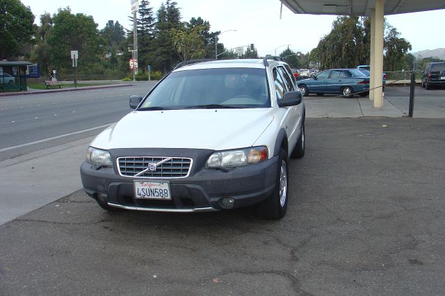 2001 Volvo V70 XC EX - DUAL Power Doors