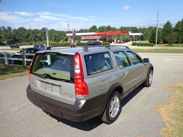 2001 Volvo V70 XC EX - DUAL Power Doors