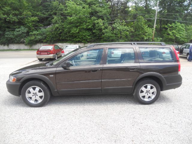 2001 Volvo V70 XC EX - DUAL Power Doors