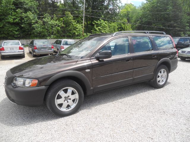 2001 Volvo V70 XC EX - DUAL Power Doors