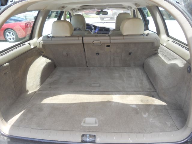 2001 Volvo V70 XC EX - DUAL Power Doors