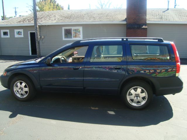 2001 Volvo V70 XC EX - DUAL Power Doors