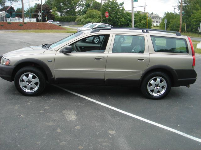 2001 Volvo V70 XC EX - DUAL Power Doors