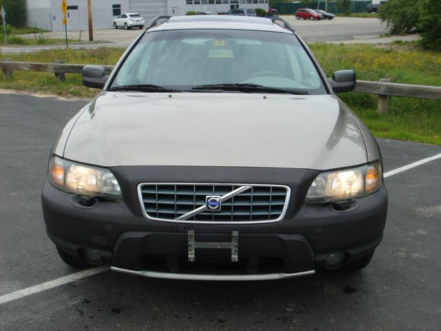 2001 Volvo V70 XC EX - DUAL Power Doors