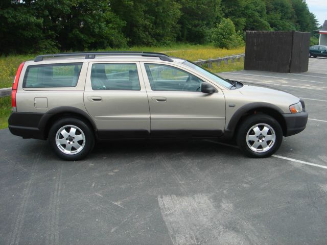 2001 Volvo V70 XC EX - DUAL Power Doors