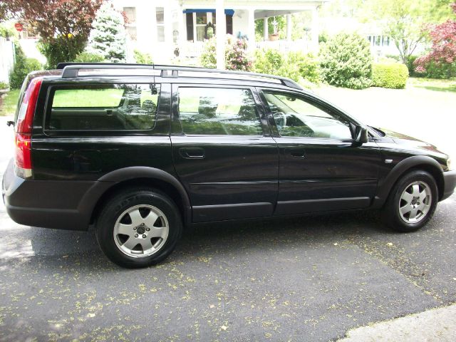 2001 Volvo V70 XC EX - DUAL Power Doors