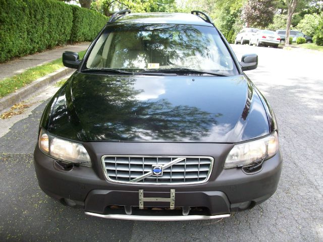 2001 Volvo V70 XC EX - DUAL Power Doors