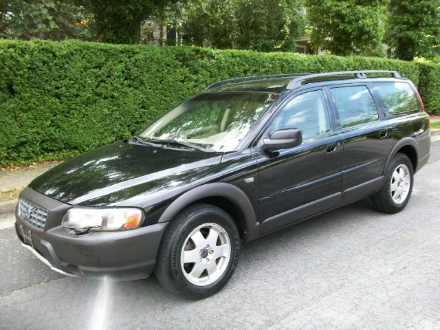 2001 Volvo V70 XC EX - DUAL Power Doors