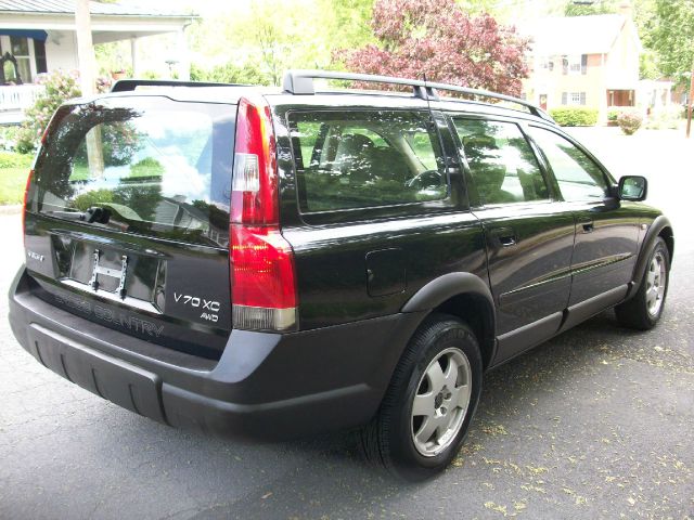 2001 Volvo V70 XC EX - DUAL Power Doors