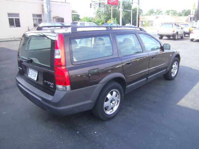 2001 Volvo V70 XC EX - DUAL Power Doors